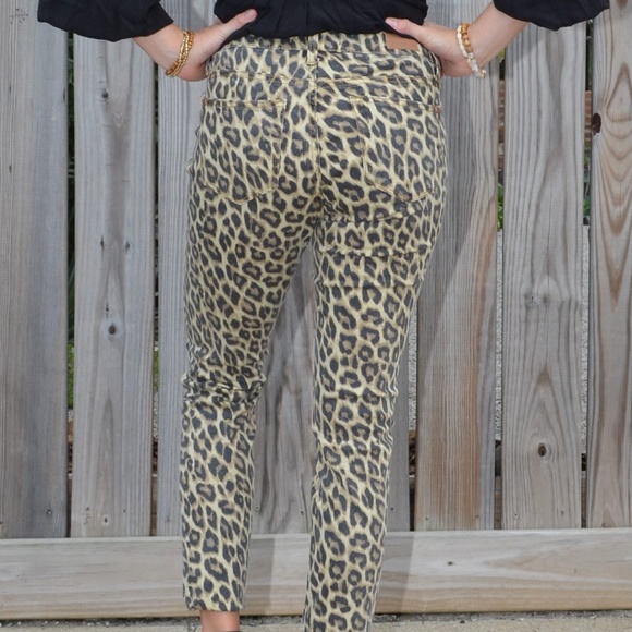 Judy Blue Leopard Skinny Jeans - Picture 2 of 3